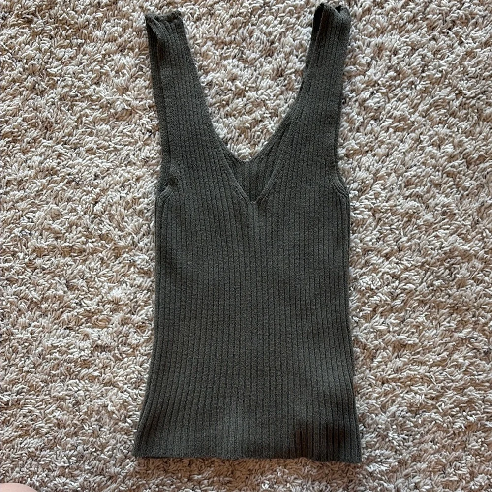 Brandy Melville Charcoal Ribbed Tank Top - Picture 2 of 2